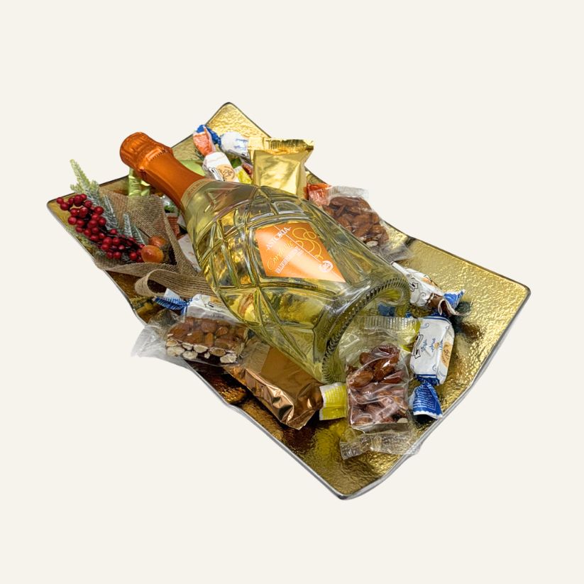 Elegante Confezione Regalo con Spumante e Selezione di Delizie