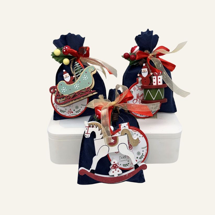 Sacchettini Natalizi Blu con Decorazioni in Legno – Con Torroncini Morbidi Assortiti