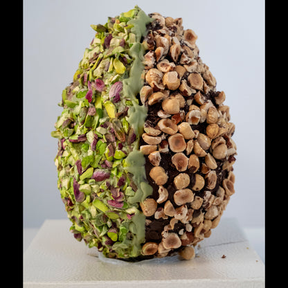 Uovo cioccolato pistacchi e nocciole